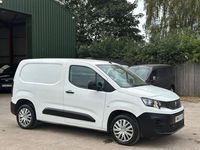 Begagnad Peugeot Partner 100 HK (73 kW) 2020 Vit Minibuss
