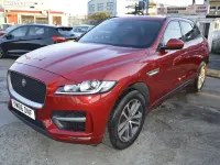 Używany Jaguar F-Pace R-Sport 180 KM (132 kW) 2017 Czerwony SUV
