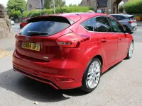 Used Ford Focus Zetec 125 HP (91 kW) 2015 Red Hatchback