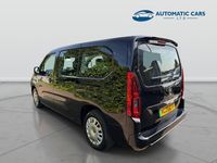 Usado Vauxhall Combo Design Edition 100 kW (136 HP) 2025 Preto Monovolume