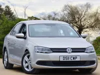 Usado VW Jetta SE 140 HP (102 kW) 2011 Prateado Sedan