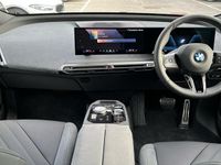 Usado BMW iX M Sport 400 kW (544 HP) 2025 Azul SUV