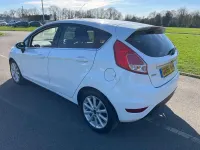 Used Ford Fiesta Titanium 125 HP (91 kW) 2015 White Hatchback