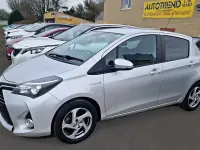 Używany Toyota Yaris Hybrid 2017 Srebrny Hatchback