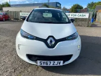 Used Renault Zoe Dynamique 67 kW (92 HP) 2017 White Hatchback
