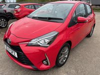 Begagnad Toyota Yaris 69 HK (50 kW) 2017 Röd Halvkombi