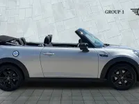 Usado Mini Cooper S Classic 176 HP (129 kW) 2024 Prateado Citadino