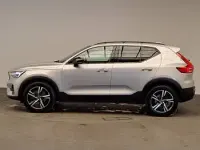 Używany Volvo XC40 Plus 163 KM (119 kW) 2023 Srebrny SUV