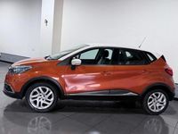 Used Renault Captur Dynamique 90 HP (66 kW) 2014 Orange/cream SUV
