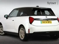 Used Mini Cooper Hatch 133 kW (181 HP) 2025 White Hatchback