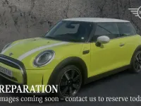 Usado Mini Cooper Exclusive 134 CV (98 kW) 2023 Amarillo Utilitario