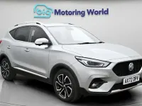 Usado MG ZS Exclusive 106 HP (77 kW) 2023 Prateado SUV