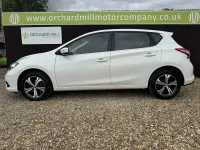 Used Nissan Pulsar Acenta 115 HP (84 kW) 2016 White Hatchback