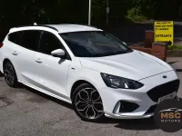 Used Ford Focus ST-Line X 2019 White Estate
