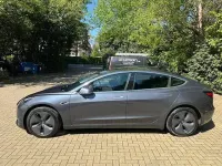 Käytetty Tesla Model 3 Standard Range Plus 366 kW (498 HP) 2020 Harmaa Sedan