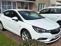 Used Vauxhall Astra SRi 150 HP (110 kW) 2016 White Hatchback