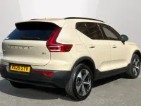 Used Volvo XC40 Plus 197 HP (144 kW) 2025 Gold SUV