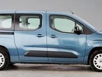 Second-hand Vauxhall Combo Design Edition 100 kW (136 CP) 2024 Albastru Monovolum