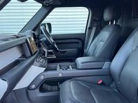 Used Land Rover Defender HSE Dynamic 300 HP (220 kW) 2024 Metallic  santorini black  SUV