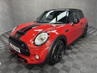 Usado Mini Cooper S Hatch 192 CV (141 kW) 2015 Rojo Utilitario