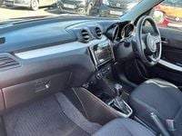 Usado Suzuki Swift SZ-T 2024 Rojo Utilitario
