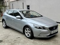 Used Volvo V40 Momentum 150 HP (110 kW) 2016 Silver Hatchback