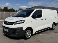 Used Vauxhall Vivaro S 100 HP (73 kW) 2021 White MPV