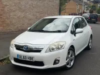 Used Toyota Auris Hybrid 2011 White Hatchback