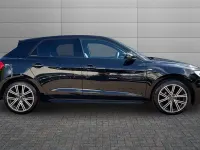Begagnad Audi A1 S-Line 95 HK (69 kW) 2024 Svart SUV