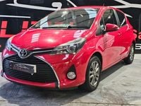 Used Toyota Yaris 99 HP (72 kW) 2015 Red Hatchback