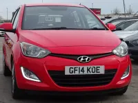 Käytetty Hyundai i20 Style 2014 Punainen Viistoperä
