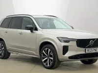 Usado Volvo XC90 Plus 455 CV (334 kW) 2025 Dorado SUV