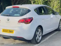 Usado Vauxhall Astra SRi 2010 Blanco Utilitario