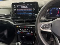 New VW T-Roc Style 115 HP (84 kW) 2025 Kings red premium metallic black SUV