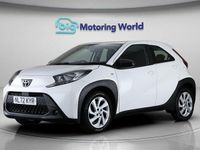 Used Toyota Aygo X PURE 71 HP (52 kW) 2022 White SUV