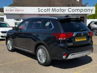 Begagnad Mitsubishi Outlander P-HEV 224 HK (164 kW) 2020 Svart SUV