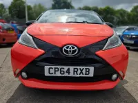 Usado Toyota Aygo X-cite 69 HP (50 kW) 2015 Laranja Citadino