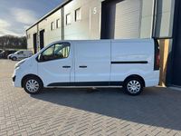 Used Vauxhall Vivaro Sportive 120 HP (88 kW) 2018 White MPV
