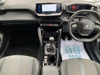 Used Peugeot 208 Allure+ 102 HP (75 kW) 2022 White Hatchback