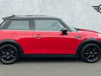 Używany Mini Cooper Classic 134 KM (98 kW) 2023 Czerwony Hatchback