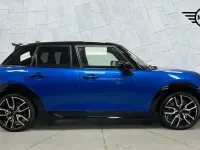Used Mini Cooper Hatch 113 kW (154 HP) 2025 Blue Hatchback