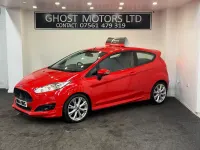Used Ford Fiesta Zetec 125 HP (91 kW) 2015 Red Hatchback
