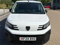 Käytetty Peugeot Partner 102 HP (75 kW) 2025 Tila-auto