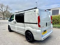 Begagnad Renault Trafic 115 HK (84 kW) 2012 Silver Minibuss
