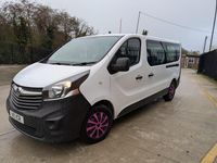 Used Vauxhall Vivaro 115 HP (84 kW) 2015 White MPV