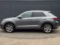 Usado VW T-Roc R-line 150 HP (110 kW) 2023 Cinzento SUV