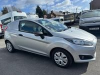Used Ford Fiesta 94 HP (69 kW) 2016 Silver Van