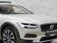Used Volvo V90 CC 235 HP (172 kW) 2021 Gold Estate