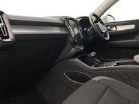 Used Volvo XC40 Momentum 150 HP (110 kW) 2018 White SUV