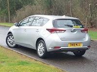 Used Toyota Auris Hybrid 136 HP (100 kW) 2018 Silver Hatchback